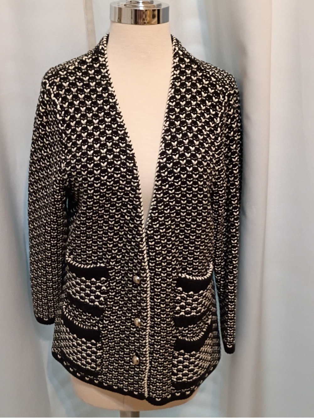 White House Black Market Black & White Textured Open Cardigan with Pearl Buttons
